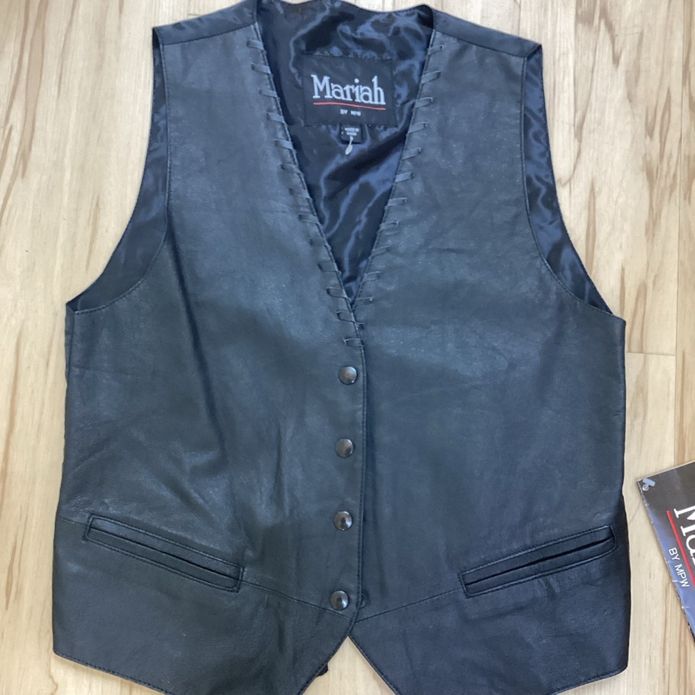 Vintage 90’s Mariah‎ Black Pebbled  Leather Vest Lashing Neck Trim & Pockets NWT